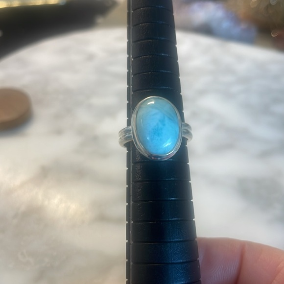 Large oval Larimar gemstone ring 925 sterling silver ring in size 6 - Picture 7 of 7